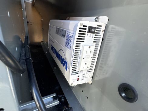 Used 2022 Ford Transit Connect XL image 7