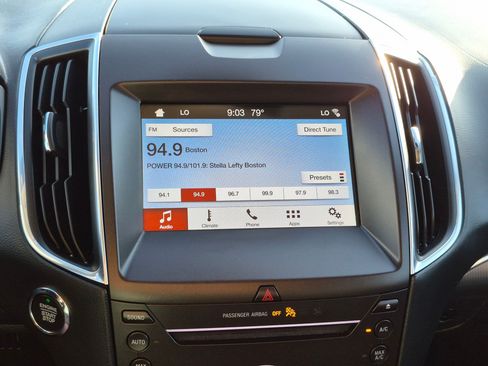 Used 2019 Ford Edge Titanium AWD/4WD image 24