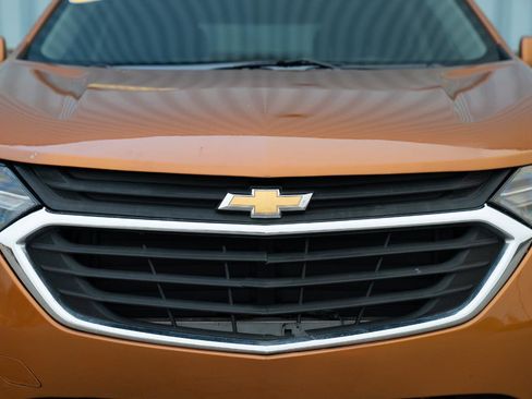 Used 2018 Chevrolet Equinox LT FWD image 4