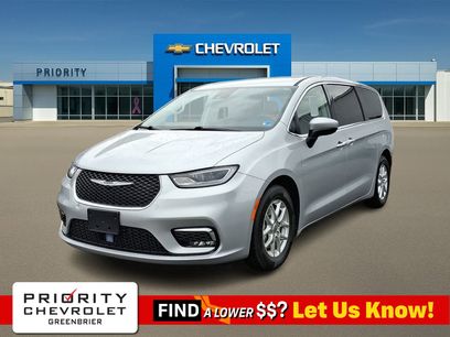 Used 2023 Chrysler Pacifica Touring-L