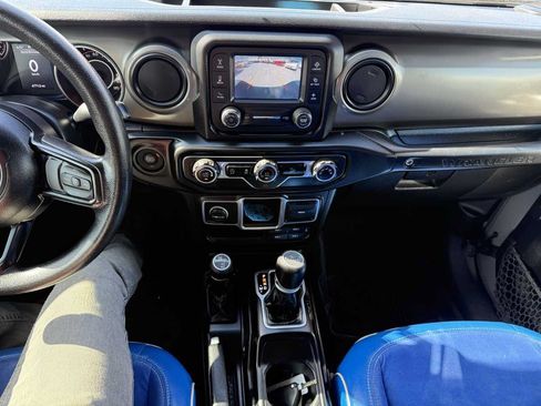 Used 2018 Jeep Wrangler Unlimited Sport AWD/4WD image 9