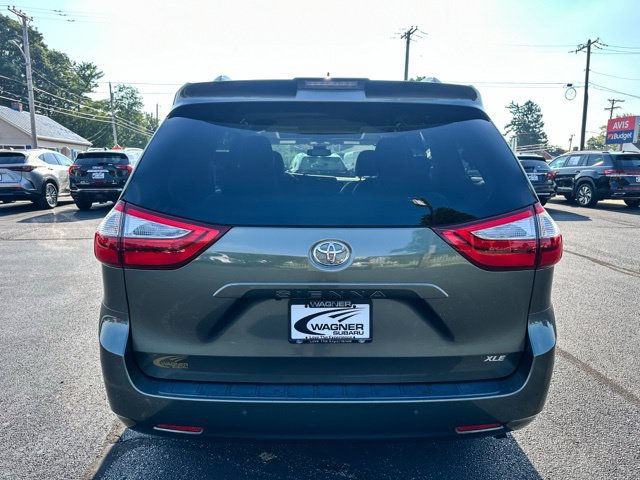 Used 2018 Toyota Sienna XLE w/ XLE Navigation Package FWD image 7