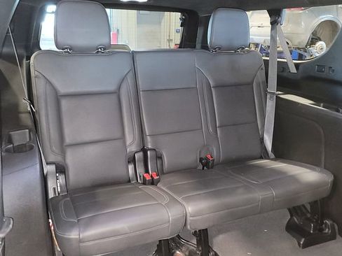 Used 2024 Chevrolet Suburban LT image 35