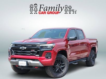 Used 2023 Chevrolet Colorado Z71 w/ Z71 Convenience Package 2