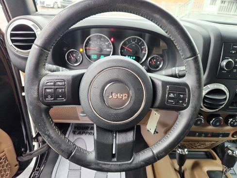 Used 2017 Jeep Wrangler Unlimited Sahara w/ Connectivity Group image 24