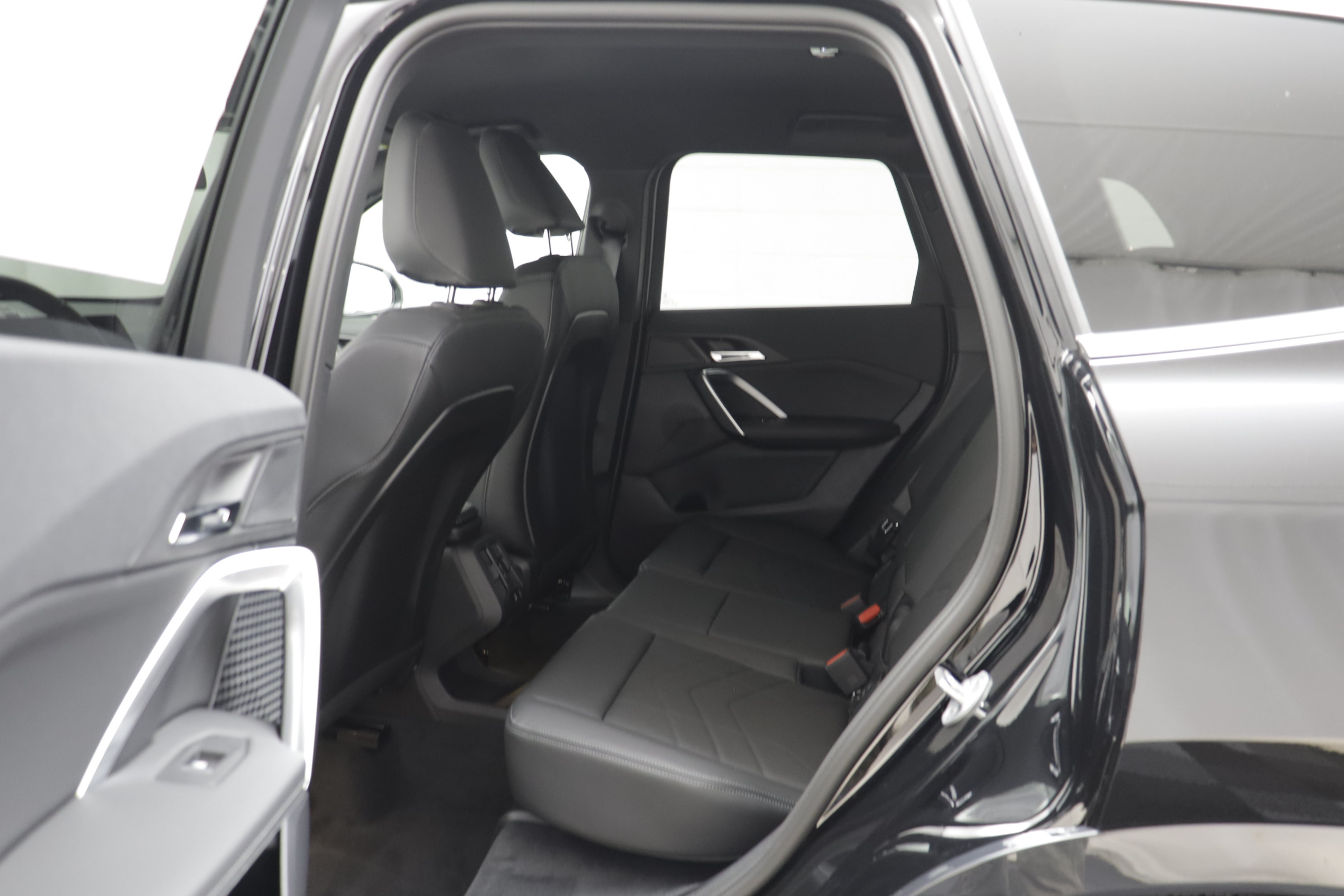 New 2026 BMW X1 xDrive28i AWD/4WD image 14