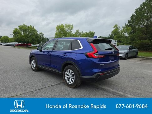 Used 2023 Honda CR-V LX image 3