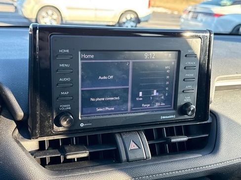 Used 2022 Toyota RAV4 LE image 21