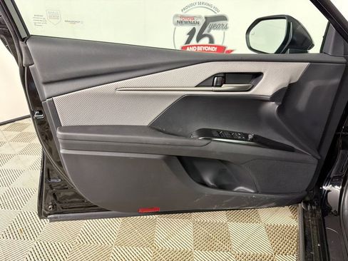 Used 2025 Toyota Camry SE image 10