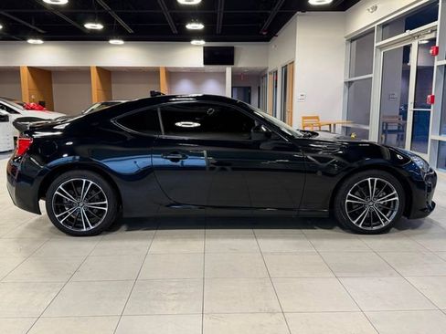 Used 2018 Toyota 86 image 16