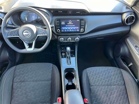 Used 2024 Nissan Kicks SV image 17