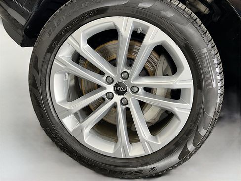 Used 2025 Audi Q7 3.0T Premium Plus image 32