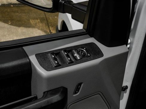Used 2019 Ford F250 XL w/ Power Equipment Group RWD image 42