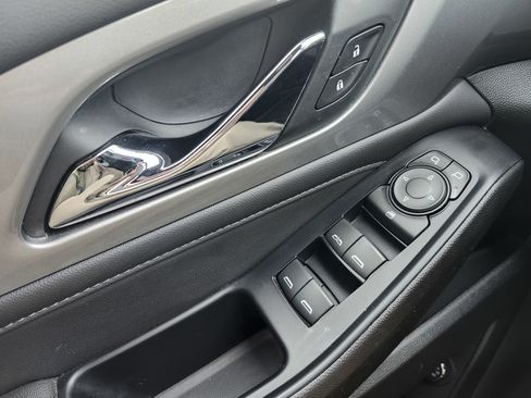 Used 2023 Chevrolet Traverse LT w/ LPO, Floor Liner Package image 18