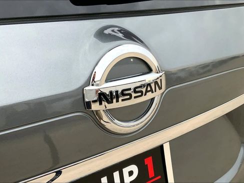 Used 2020 Nissan Rogue SV image 10