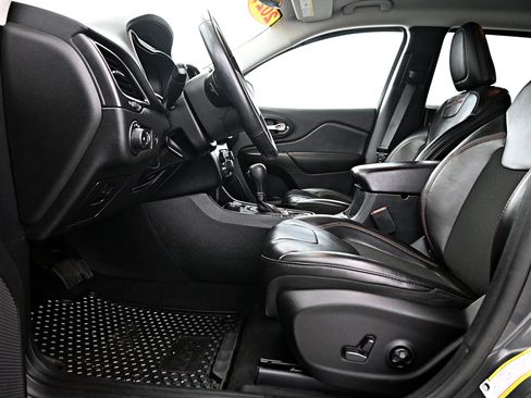 Used 2021 Jeep Cherokee Trailhawk w/ Trailer Tow Group image 5