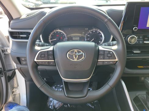 Used 2026 Toyota Highlander XLE AWD/4WD image 21