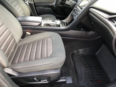 Used 2019 Ford Fusion SE image 24