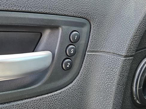 Used 2016 Chrysler 300 C RWD image 24