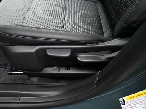 Used 2025 Chevrolet Trax LT w/ Driver Confidence Package FWD image 17