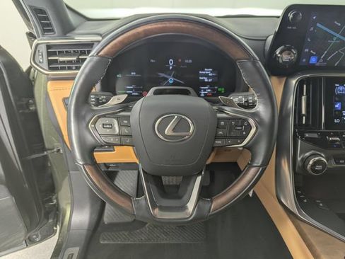 Used 2025 Lexus LX 600 4WD w/ Appearance Package image 13