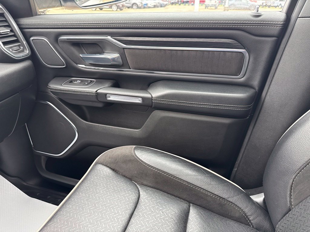 Used 2024 RAM 1500 Laramie AWD/4WD image 27