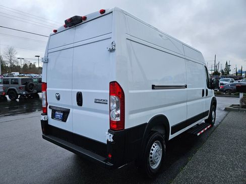Used 2025 RAM ProMaster 2500 w/ Convenience Group image 5