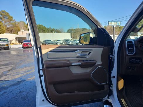 Used 2020 RAM 1500 Laramie image 16