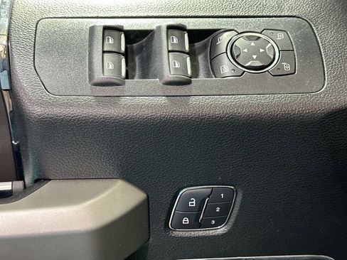 Used 2017 Ford F150 Lariat image 16