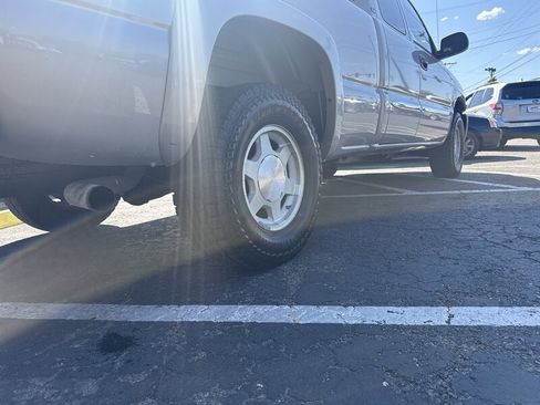 Used 2004 GMC Sierra 1500 SLE w/ Safe And Sound Package AWD/4WD image 5