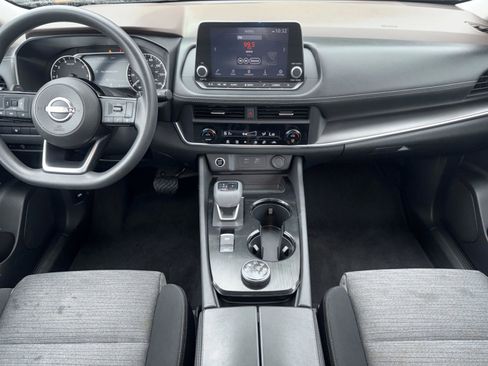 Used 2023 Nissan Rogue SV image 14