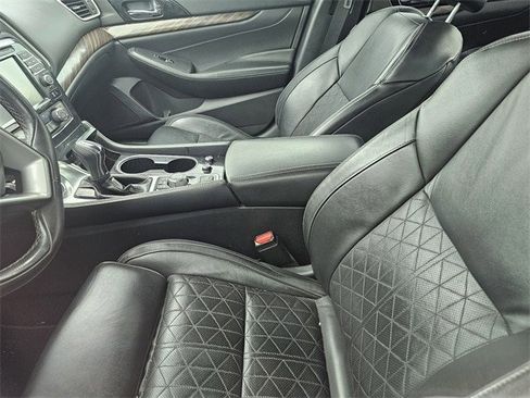 Used 2017 Nissan Maxima Platinum image 7