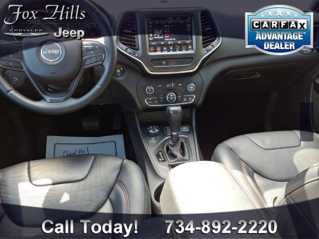 Used 2019 Jeep Cherokee Trailhawk AWD/4WD image 12
