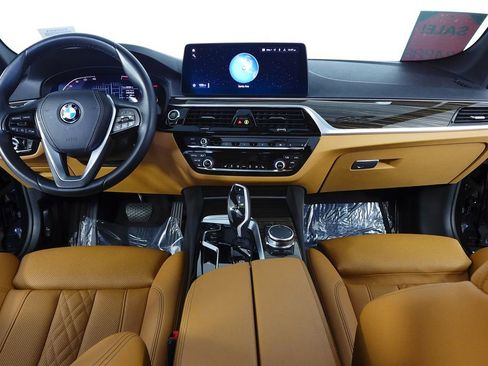 Certified 2023 BMW 530i w/ Convenience Package image 25