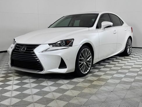Used 2018 Lexus IS 300 AWD w/ Comfort Package image 9