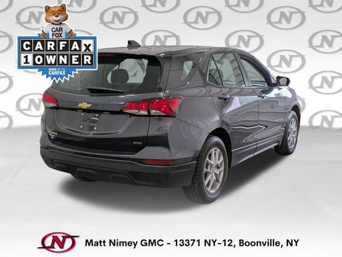 Used 2022 Chevrolet Equinox LS AWD/4WD image 3