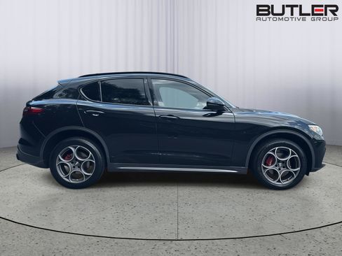 Used 2022 Alfa Romeo Stelvio Ti w/ Active Assist Plus Package AWD/4WD image 4