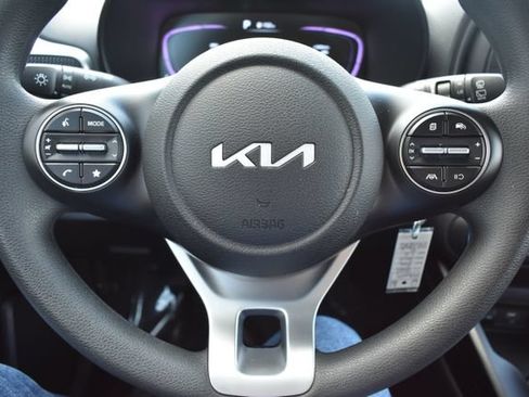 Used 2025 Kia Soul LX FWD image 21