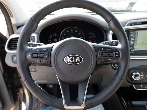 Used 2018 Kia Sorento SX image 12