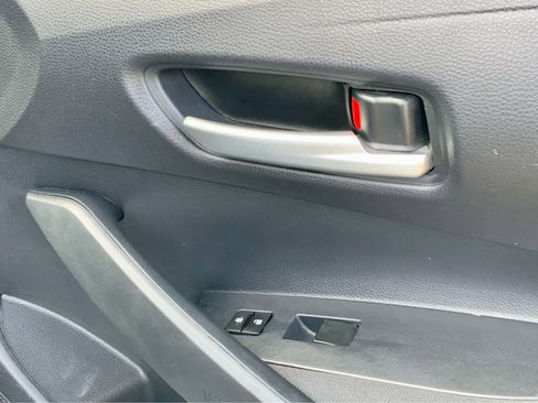 Used 2020 Toyota Corolla LE image 49