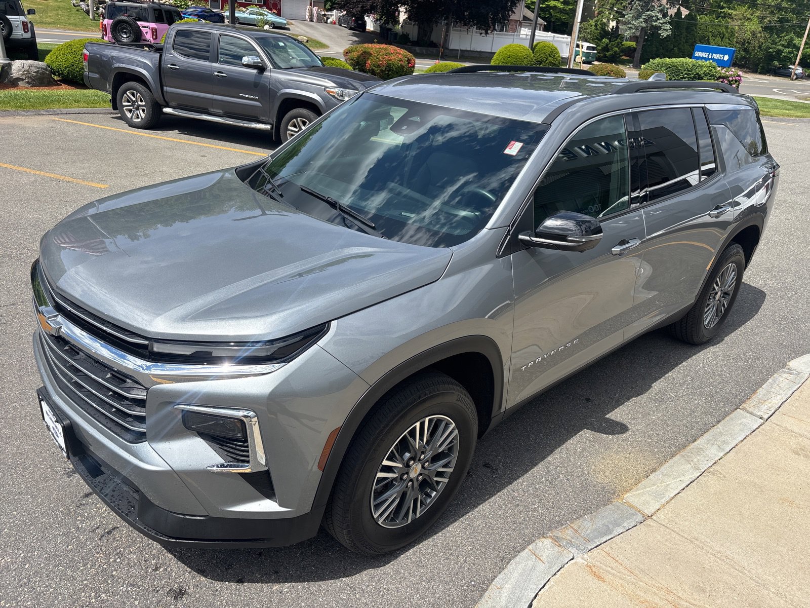 Used 2024 Chevrolet Traverse LT AWD/4WD image 7