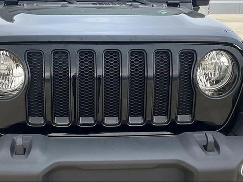 Used 2023 Jeep Wrangler Sport image 28