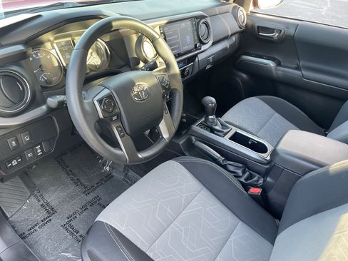 Used 2023 Toyota Tacoma TRD Sport image 17