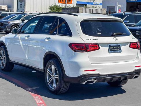 Used 2022 Mercedes-Benz GLC 300 4MATIC image 2