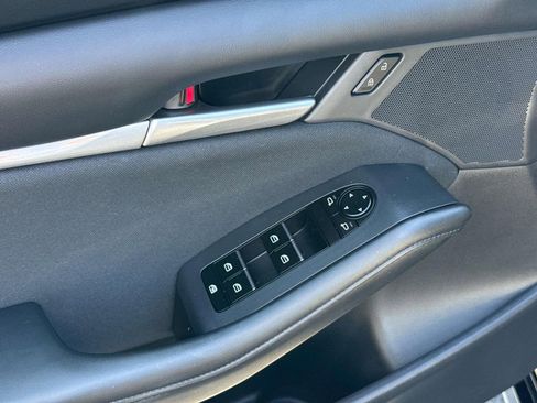 Used 2025 MAZDA MAZDA3 s image 21