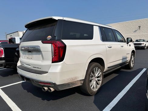 Used 2021 GMC Yukon XL Denali w/ Denali Ultimate Package AWD/4WD image 4
