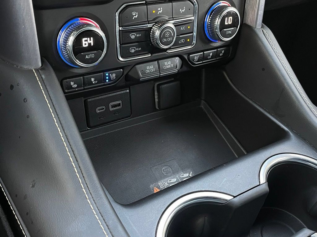 Used 2024 GMC Yukon SLT AWD/4WD image 20