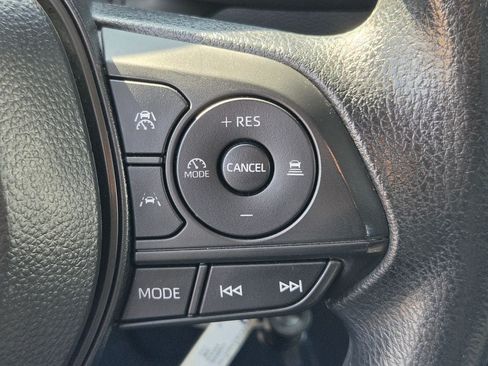 Used 2025 Toyota Corolla LE FWD image 22