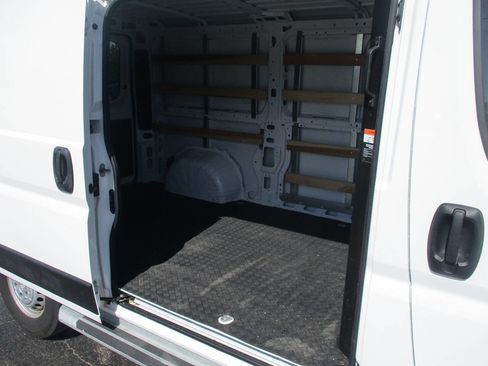 Used 2025 RAM ProMaster 2500 w/ U-Haul Equipment Group FWD image 10