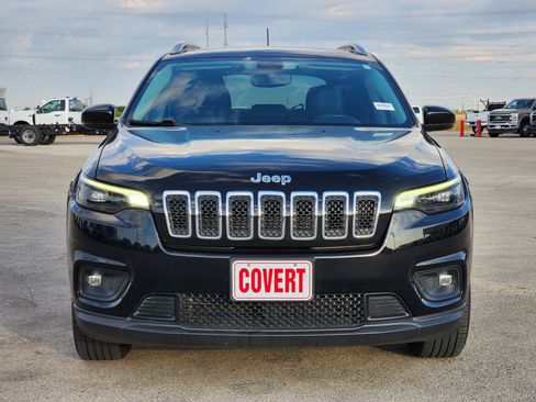 Used 2019 Jeep Cherokee Latitude Plus w/ Comfort/Convenience Group FWD image 2